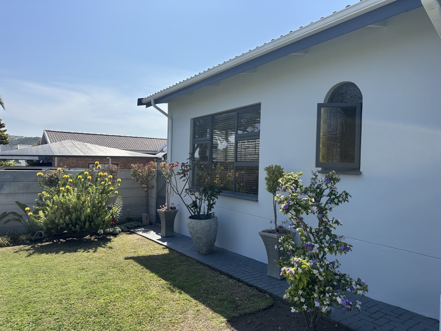 4 Bedroom Property for Sale in Bayview Western Cape